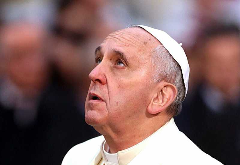 Papa osudio "nemilosrdno bombardiranje"