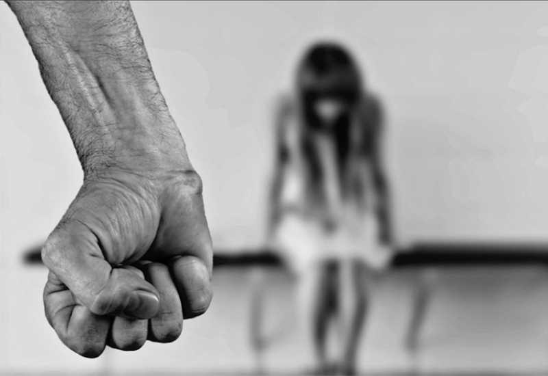 Dvije godine i 10 mjeseci zatvora za silovanje maloljetnice 