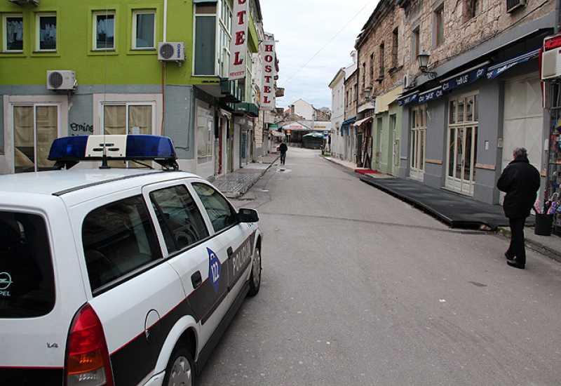 Bljesak.info - Mostar: Pas lutalica ozlijedio petogodišnju djevojčicu