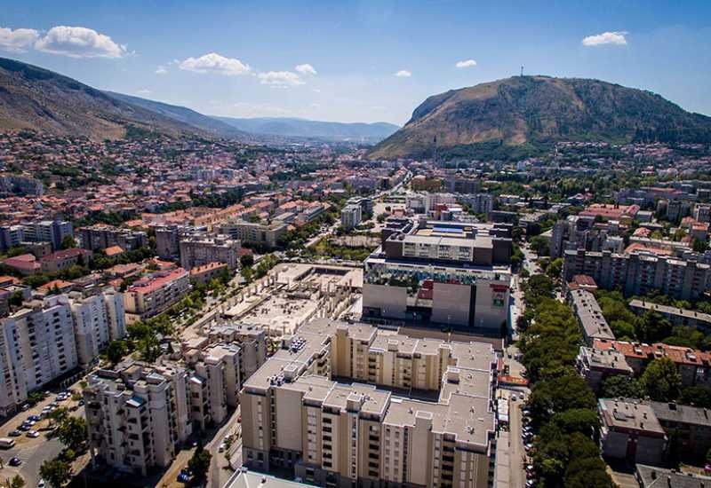 Nove mjere u Mostaru: Zabranjena okupljanja, sve se zatvara ...
