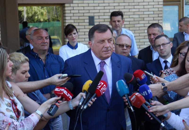 Novinar optužuje (i) Dodika, Dodik se brani: Vlast ne stoji iza ovog