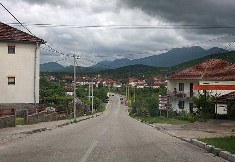 Bljesak.info - Rekonstruira se cesta između Ljubinja i Trebinja