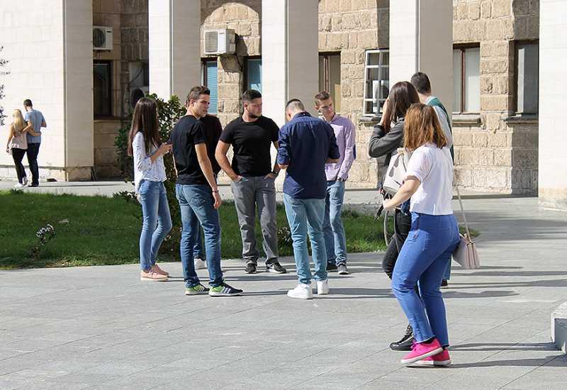 ''Brucoški sat'' u Mostaru - učenici, danas postajete akademski građani