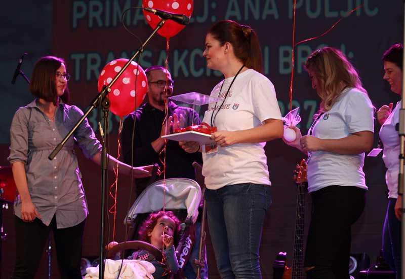 Na humanitarnom koncertu za Anu Ritu Puljić prikupljeno preko 30.000 KM