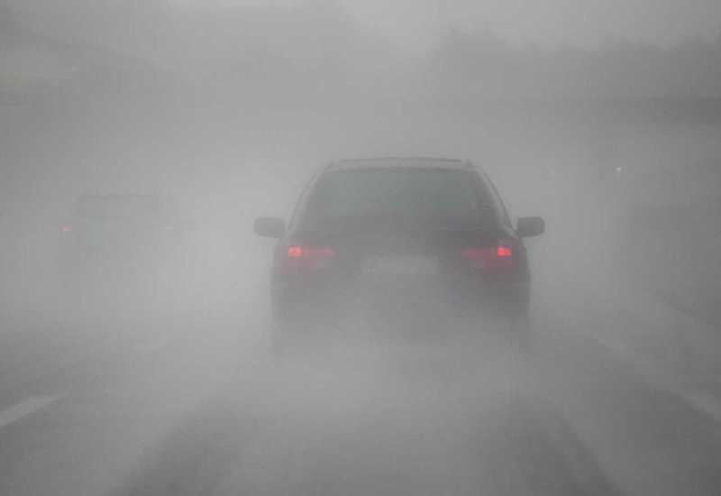 Kako pravilno voziti po maglovitom vremenu?