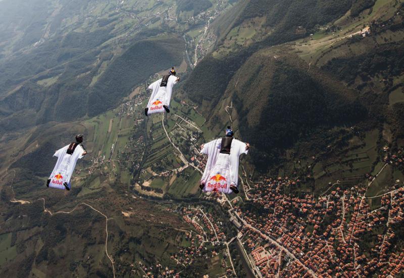 Red Bull Sky Dive tim preletio dolinu bosanskih piramida 