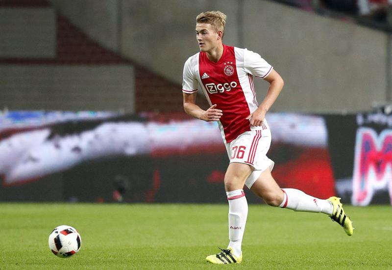 Barcelona planira dovesti 18-godišnjeg braniča iz Ajaxa