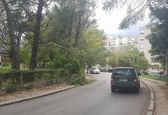 Mostar: Bor pao po automobilu