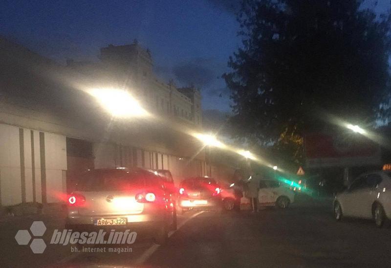 Mostar: Sudar Corse i taksija