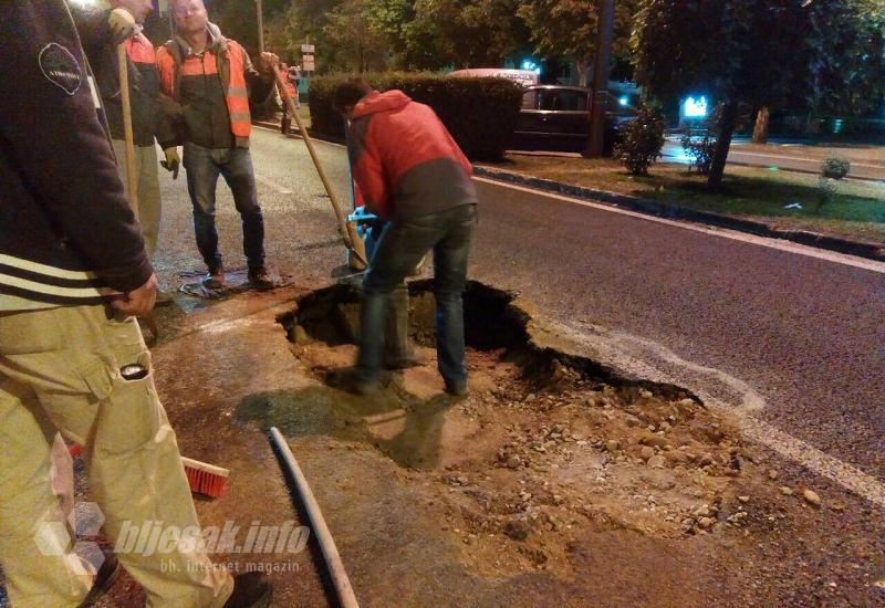 U tijeku sanacija štete - Mostar: Raskopana tek asfaltirana cesta na Bulevaru