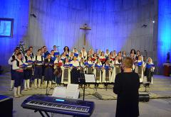 Rodočka crkva odzvanjala marijanskim pjesmama