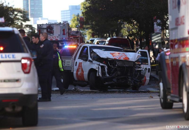 Automobil kojim je počinjen napad - SAD: Autom se zabio u bicikliste pa počeo pucati; ima žrtava