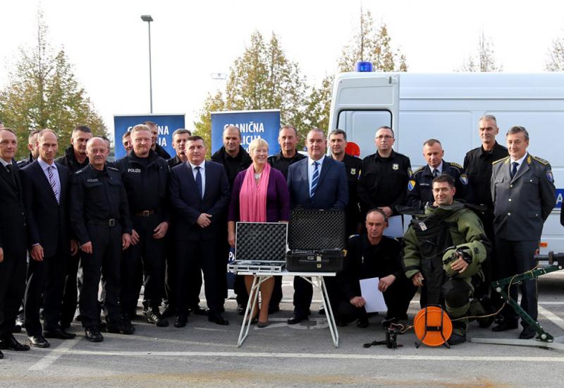 Instruktori Savezne policije Njemačke obučili naš Antibombni tim 
