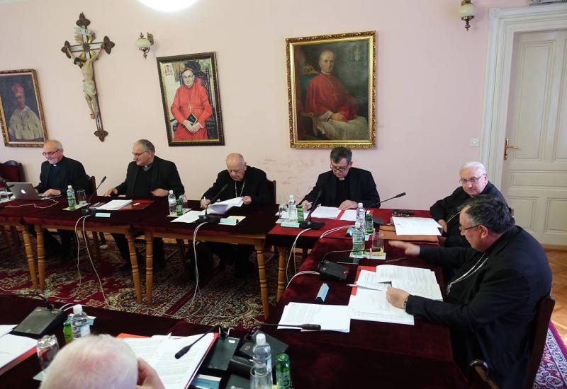 Kardinal Puljić zabrinut zbog odlaska mladih iz BiH