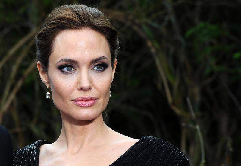 Angelina Jolie se udaje po četvrti put?
