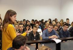 Mostar: Mladi žele otići iz BiH, ali žele i pomoći državi