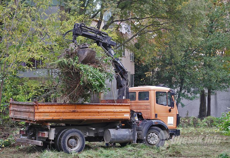 Krenula velika akcija čišćenja Partizanskog groblja u Mostaru