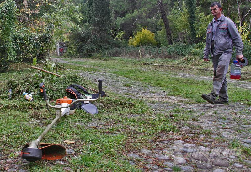 Krenula velika akcija čišćenja Partizanskog groblja u Mostaru