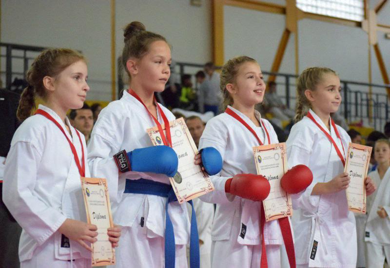 Karate Klub Široki Brijeg osvojio 14 medalja u četvrtom kolu Lige Hercegovine