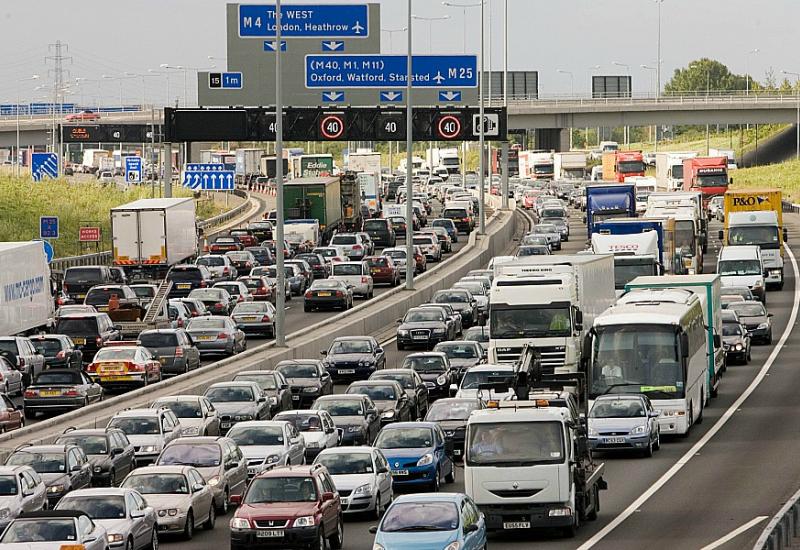 Foto: Promet u Londonu - Automobili bez vozača će se naći u prometu za četiri godine