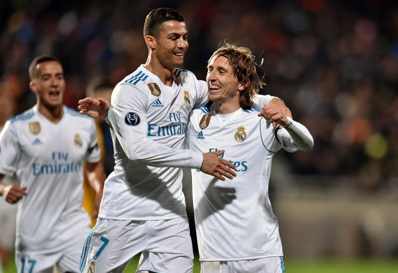 Cristiano Ronaldo i Luka Modrić - Modrić proglašen najboljim igračem: Bolji od Ronalda 