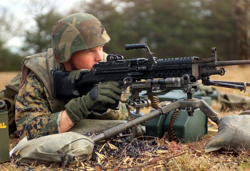 Srbija modernizira vojsku: Stižu pištolji 'Glock17''i puškomitraljezi "Minimi"