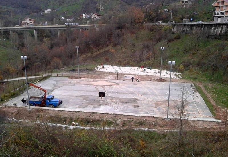 Mladi obnovili igralište u Jablanici