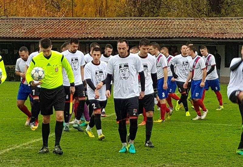 Novosadski nogometaši igrali u majicama s likom Ratka Mladića