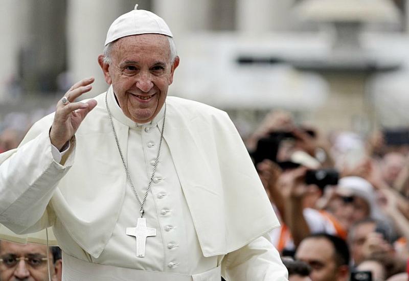 Papa Franjo propovijedao oprost pred 150.000 katolika 