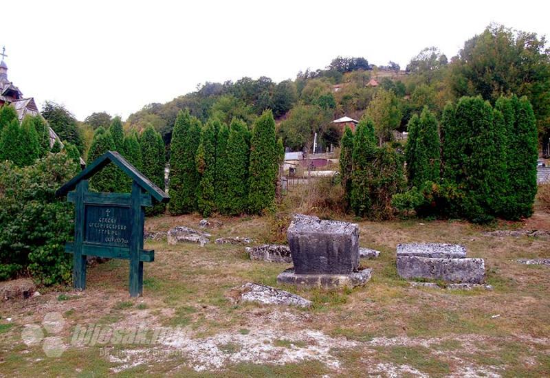Nekropola sa stećcima na Mokroj Gori - Mokra Gora/Drvengrad – Kusturičino carstvo i biseri