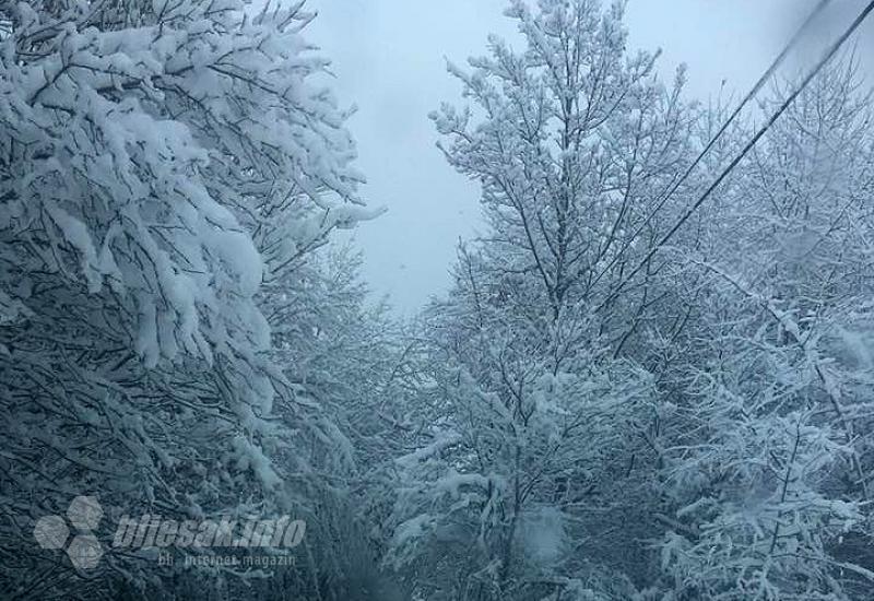Foto: Snijeg u Konjicu - Konjic: Zbog kvara dva sela bez struje