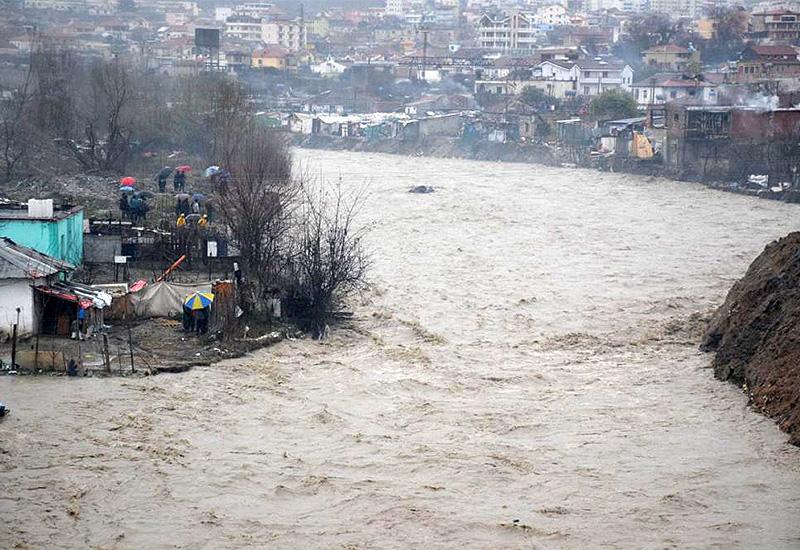Obilne kiše izazvale su poplave uglavnom jugu Albanije u prošlom tjednu - BiH pomaže Albaniji: Za pomoć nakon poplava 20.000KM