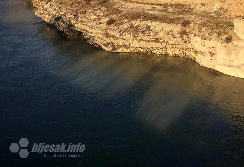 Neretva nikada prljavija i tamnija iz samo jednoga razloga