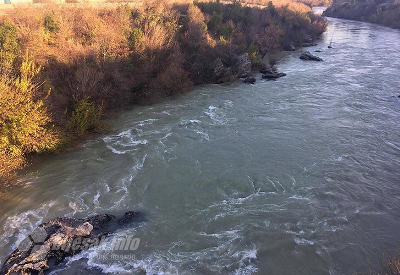 Neretva nikada prljavija i tamnija iz samo jednoga razloga