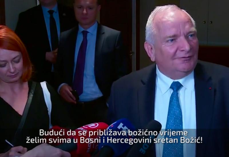 Šef Europske pučke stranka u Zagrebu čestitao Božić "svima u BiH"