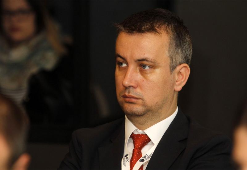 Adam Šukalo, optužio je danas ministra industrije, energetike i razvoja Republike Srpske - Adam Šukalo optužio ministra Đokića zbog koncesija
