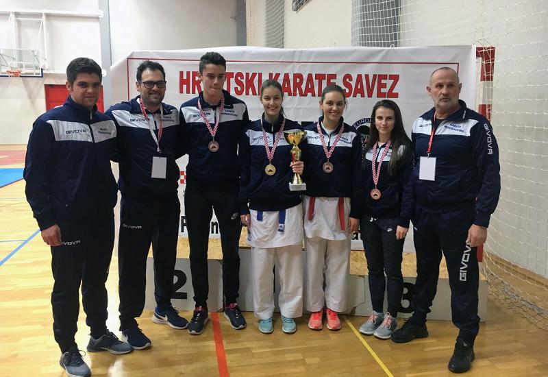 Karate klub Hercegovina: Odličan nastup Irene Prga i Jelene Pehar