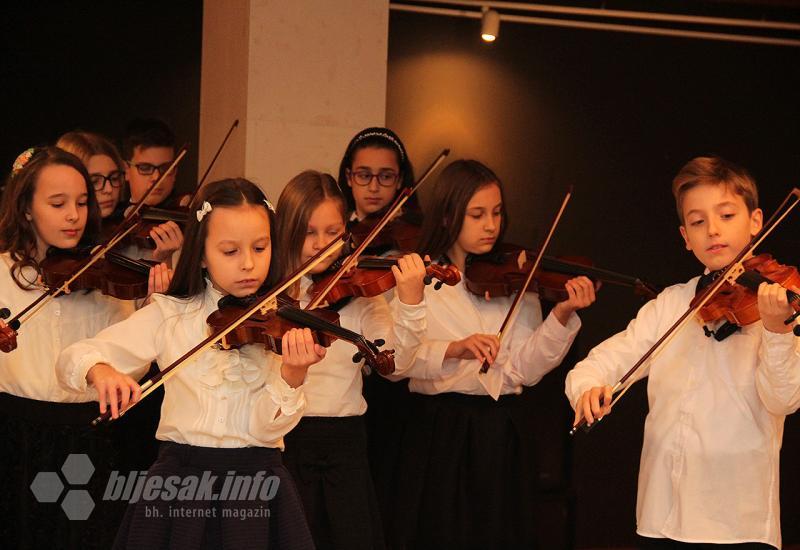 Detalj s koncerta malih violinista - Mali violinisti - gudačke nade Mostara