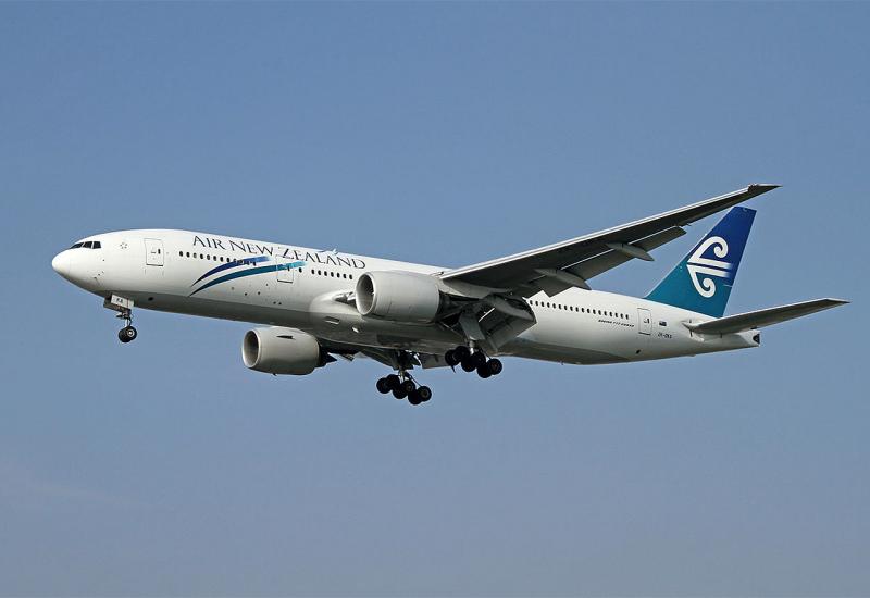 Boeing 777 je američki širokotrupni dvomotorni avion. Najveći je dvomotorni avion na svijetu te može prevesti između 301 i 368 putnika - Jumbo Jet se oprašta od američkih putnika