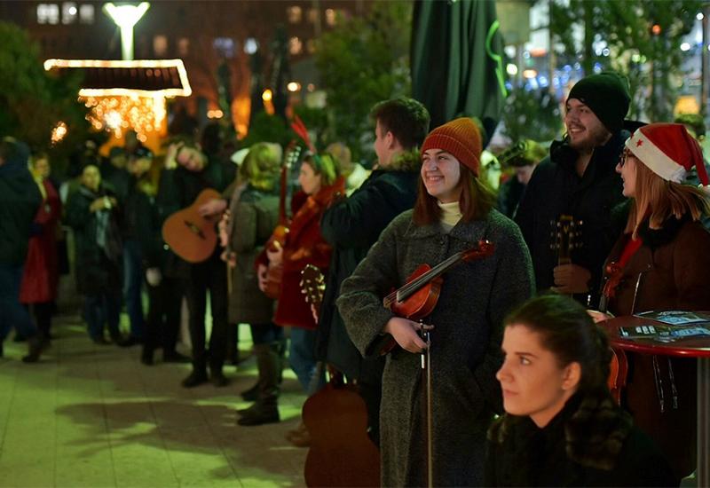 U Tuzli prvi put organiziran Advent: Kuhano vino i sjajna glazba