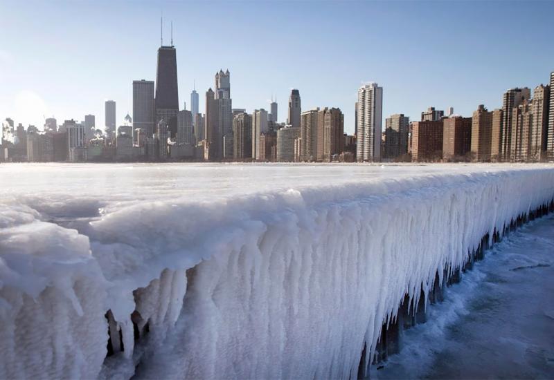 Chicago okovan ledom: Stanovnici upozoreni na opasnost
