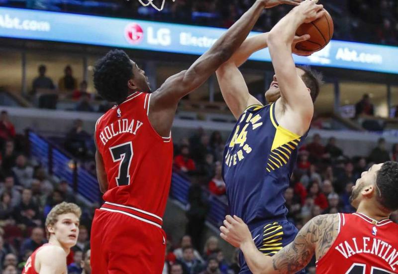 Justin Holiday  - NBA: Loša večer Bogdanovića, Hornetsi iznenadili prvake