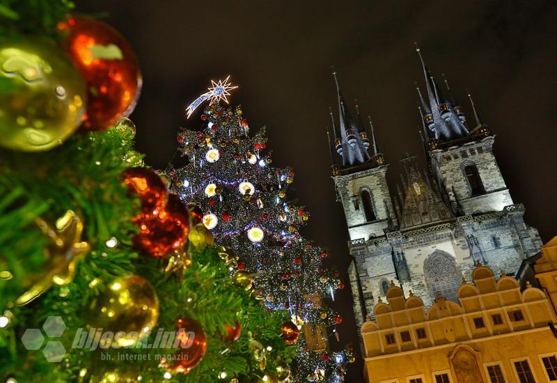 Ukrašen najstrariji gradski trg Staroměstské nám - Prag – udahnuti i doživjeti čaroliju