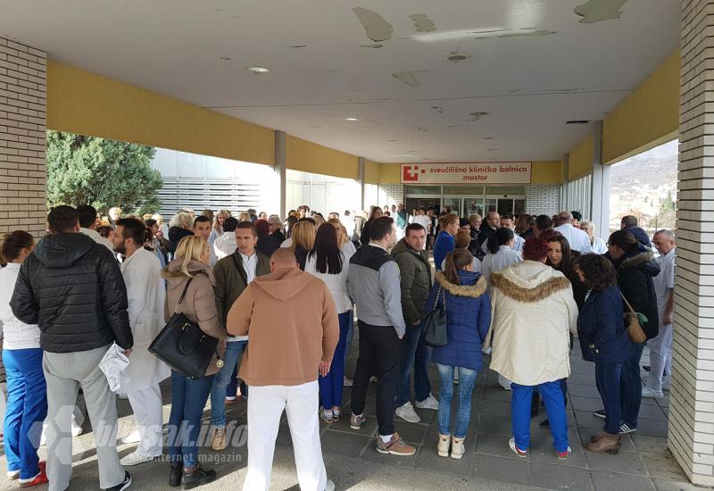 Štrajk upozorenja: Zdravstveni radnici izašli pred bolnice