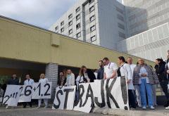 Štrajk upozorenja: Zdravstveni radnici izašli pred bolnice