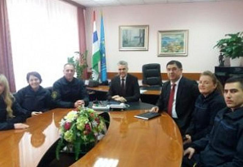 Lasić i Bevanda su primili kadete  - Mostarska policija dobila pet mlađih inspektora