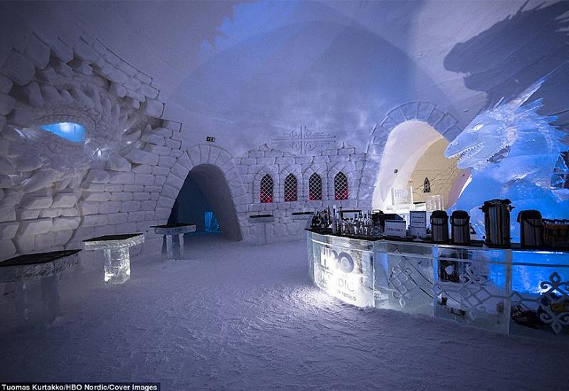 Zmaj pod budnim okom čuva pića za barom - Zima je stigla - Otvara se Game of Thrones hotel od leda
