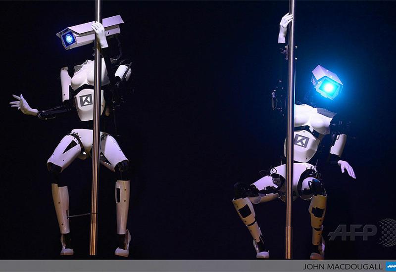 Roboti preuzimaju naše poslove, ali ovo... Robotske striptizete postale hit