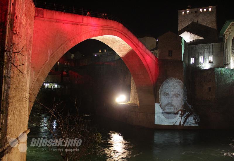 Slika Predraga Lucića na Starom mostu