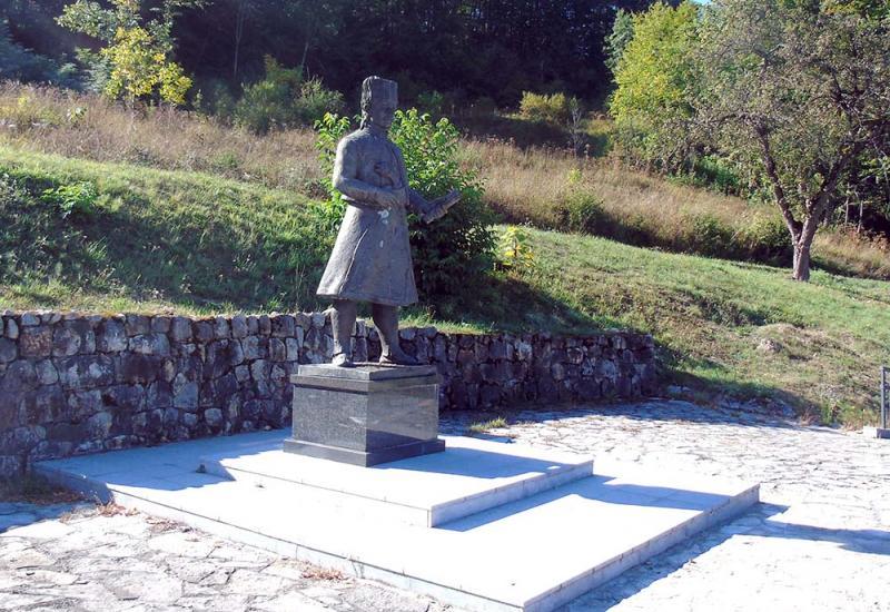 Knjazov kip u Gornjoj Dobrinji - Požega -  Selo knjaza Miloša